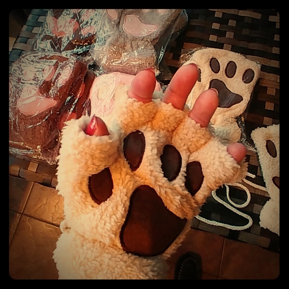 Bear paw super soft fuzzy mmm gloves/Gr.gifts❗🎁